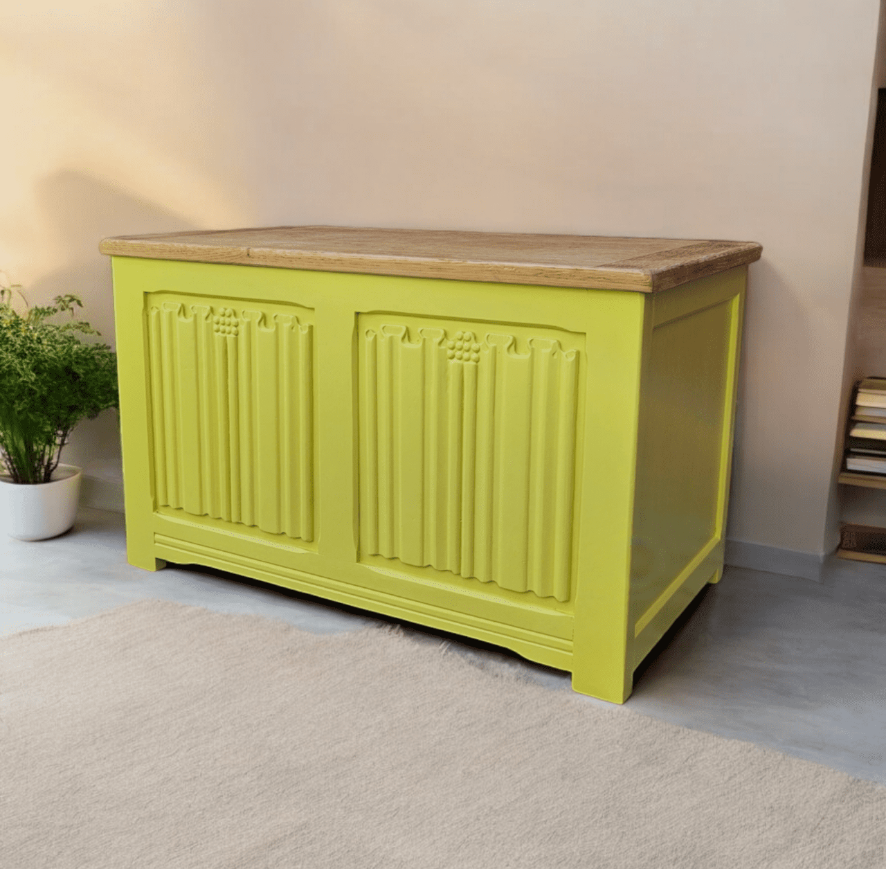 Old Charm Ottoman pale lime